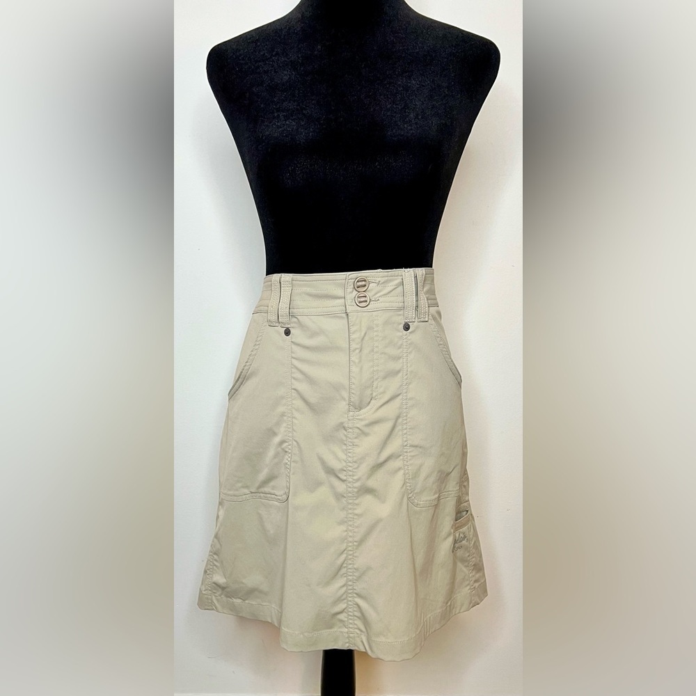 Cabela’s lightweight khaki athletic trail skirt UPF 30 pockets size 12 EUC